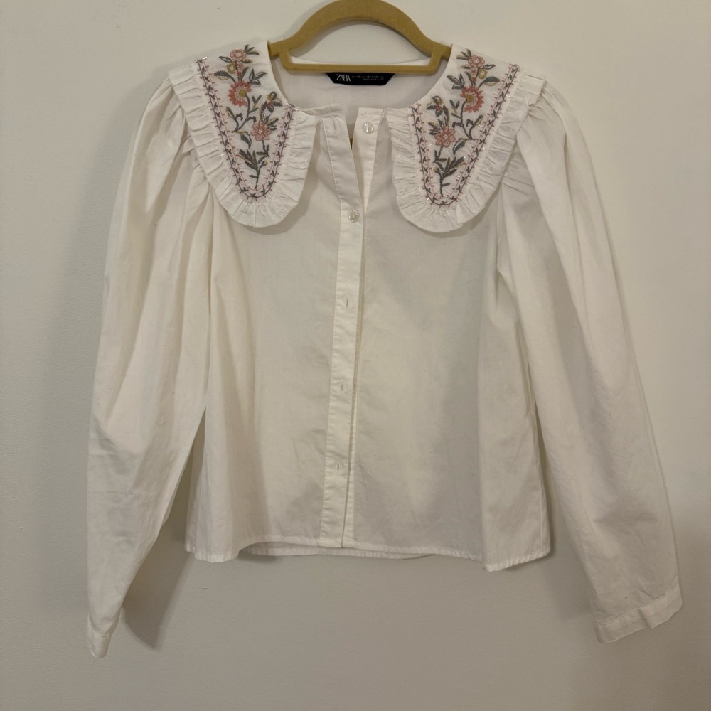 Zara White Shirt with Floral Embroidery Size XS